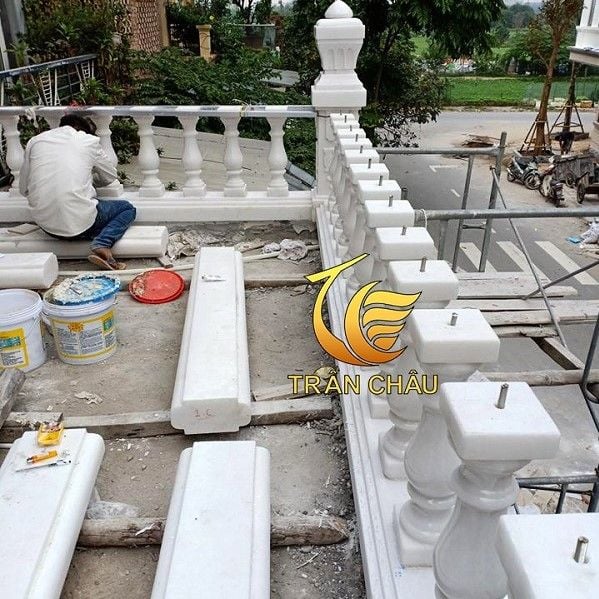 Lan Can Bằng Đá Tự Nhiên Cho Nhà Biệt Thự