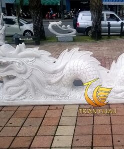 Rồng Đá Để Cổng Nhà Thờ Họ