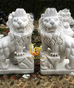 Sư Tử Đá Trước Nhà Đá Mỹ Nghệ