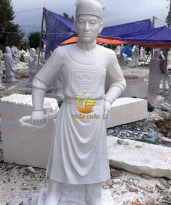 Tượng Chân Dung Vị Vua Triều Nguyễn Bằng Đá Tại Huế