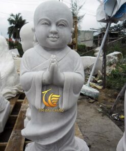Tượng Chú Tiểu Chắp Tay Bằng Đá Nguyên Khối