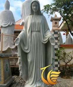Tượng Đức Mẹ Ban Ơn Bằng Đá Tại Đà Nẵng