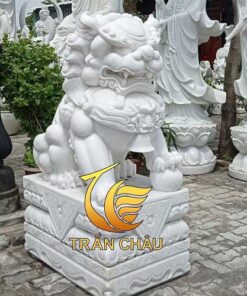 Tượng Kỳ Lân Trấn Trạch