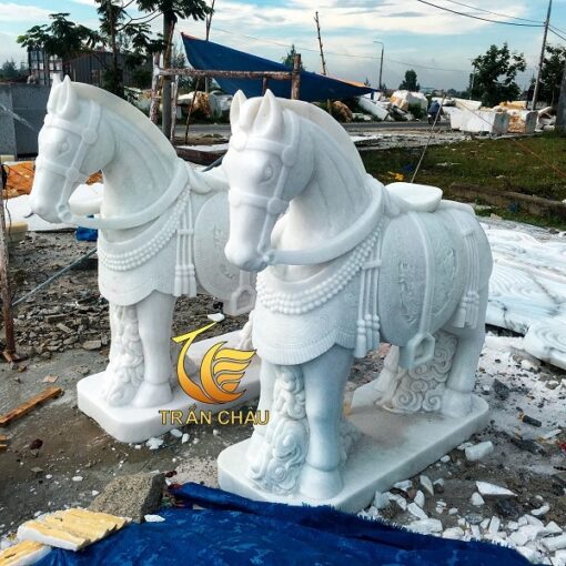 tuong ngua da phong thuy de cong 5e94af81ac154e3f823844eaa39a5178