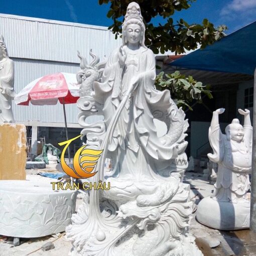 tuong phat quan am dung cuoi rong bang da tu nhien 62e47639230b4e47a67ae0cedf016a8a