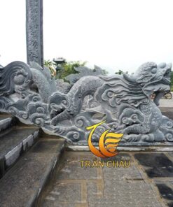 Tượng Rồng Đá Đen Bậc Tam Cấp Ở Chùa