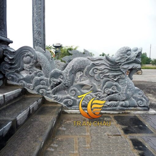 tuong rong da den bac tam cap o chua 0825e7274c284e76a3057c24f5e2cbb0